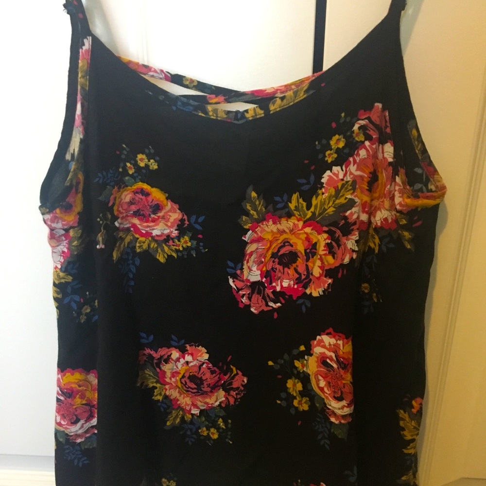 Beautiful Floral Print Tank Top!!
